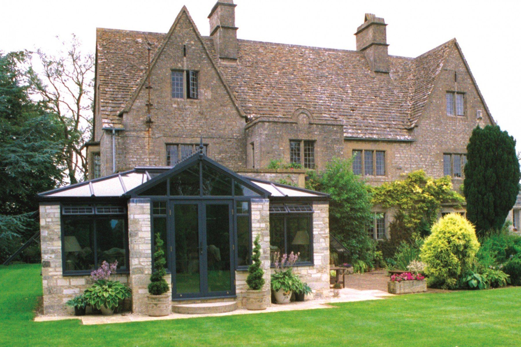 T-Shaped Conservatory with Livin Roof