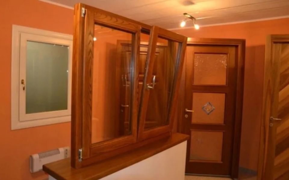porte in legno del negozio