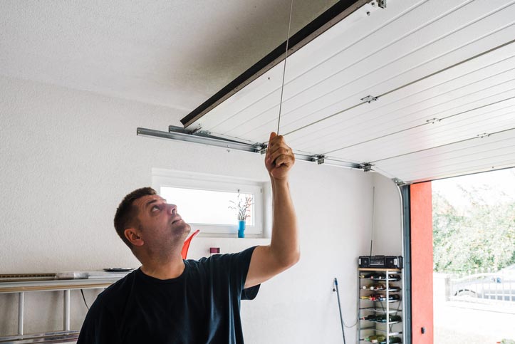 Extremely Shakiness | Millbury, MA | Garage Door Specialties