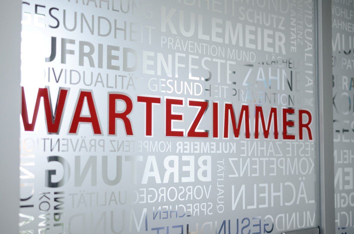 Kurze Wartezeit in angenehmer Atmosphäre Kurze Wartezeit in angenehmer Atmosphäre