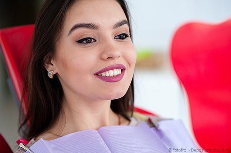 Anziehend weiße Zähne mit Bleaching