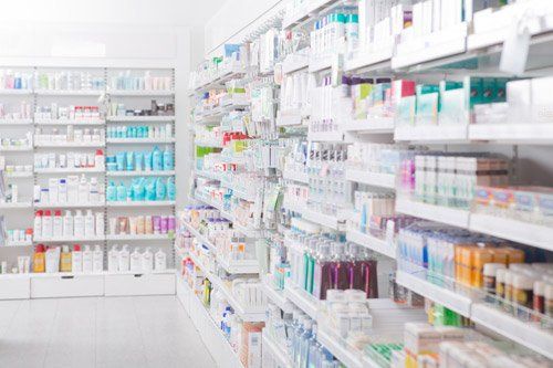 scaffali con parafarmaci