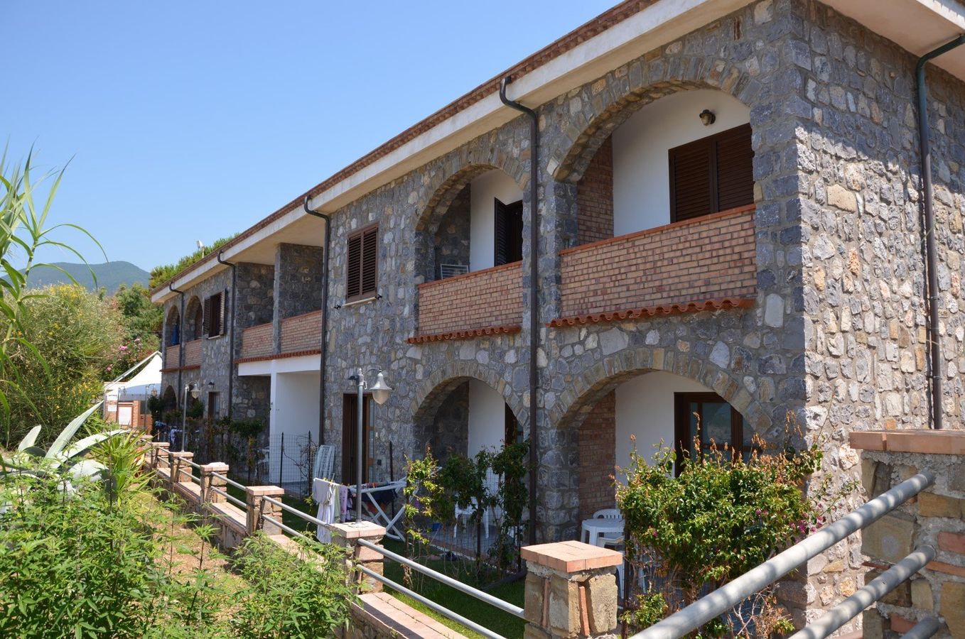 Il residence visto dalla strada