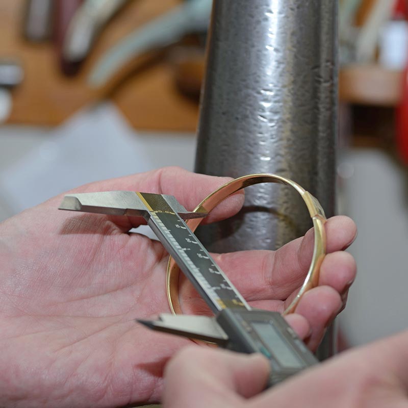 Bracelet Resizing — Ft. Meyers, FL — Larry's Estate Jewelry & Pawn Inc Bracelet Resizing — Ft. Meyers, FL — Larry's Estate Jewelry & Pawn Inc