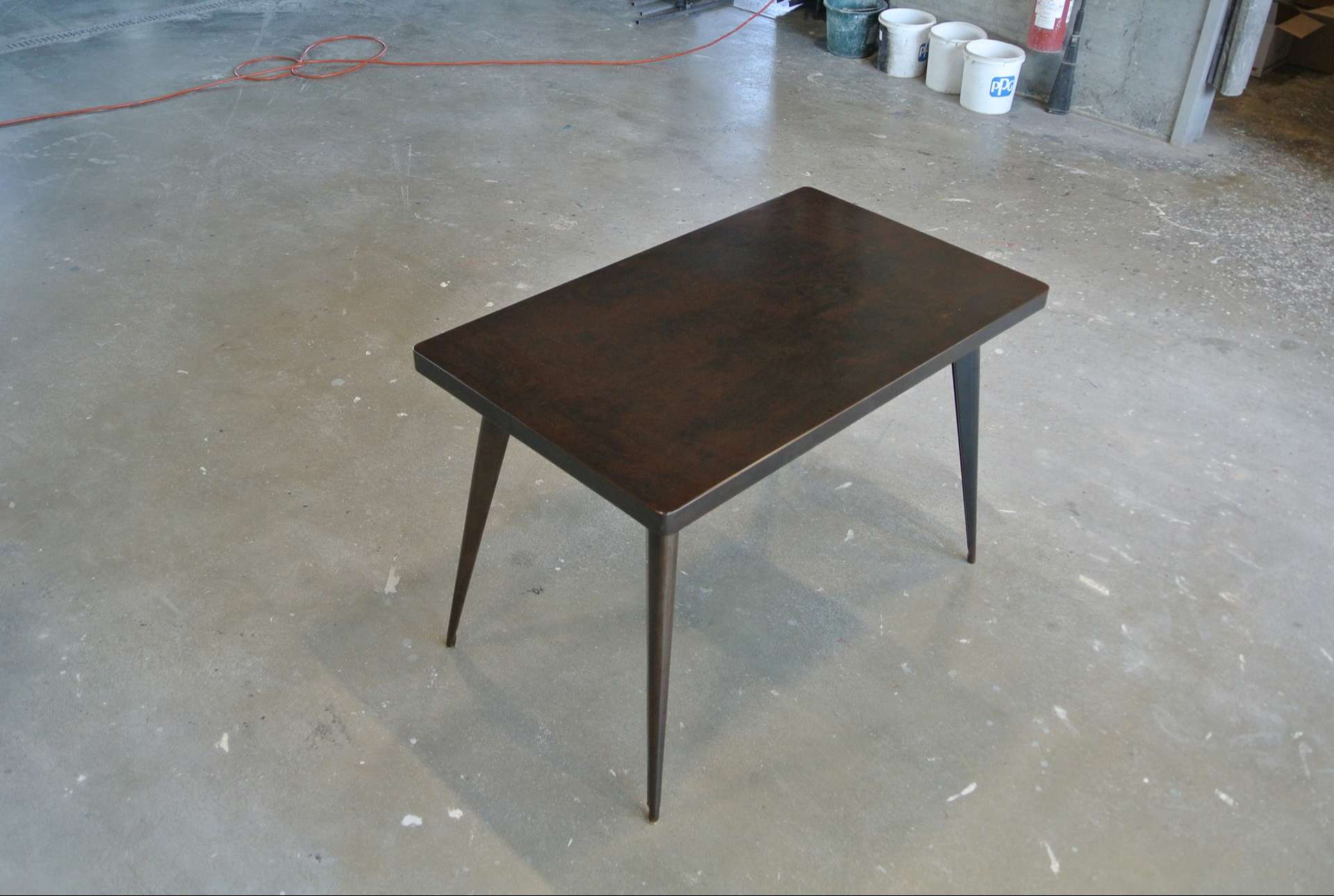 Table marron restaurée