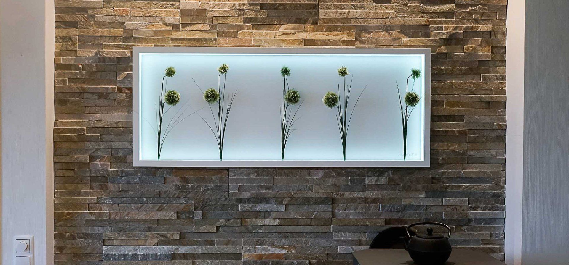 Bilderrahmen mit Pflanzen und LED-Hinterleuchtung