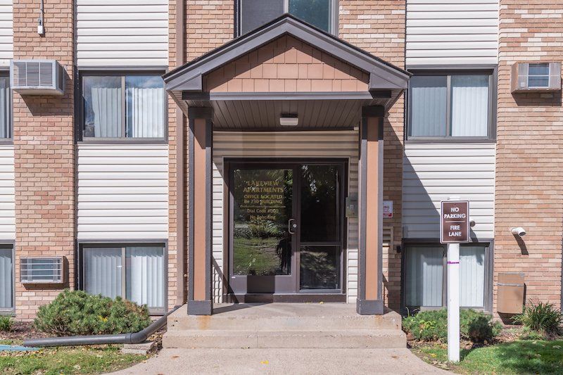 Lakeview-Exterior