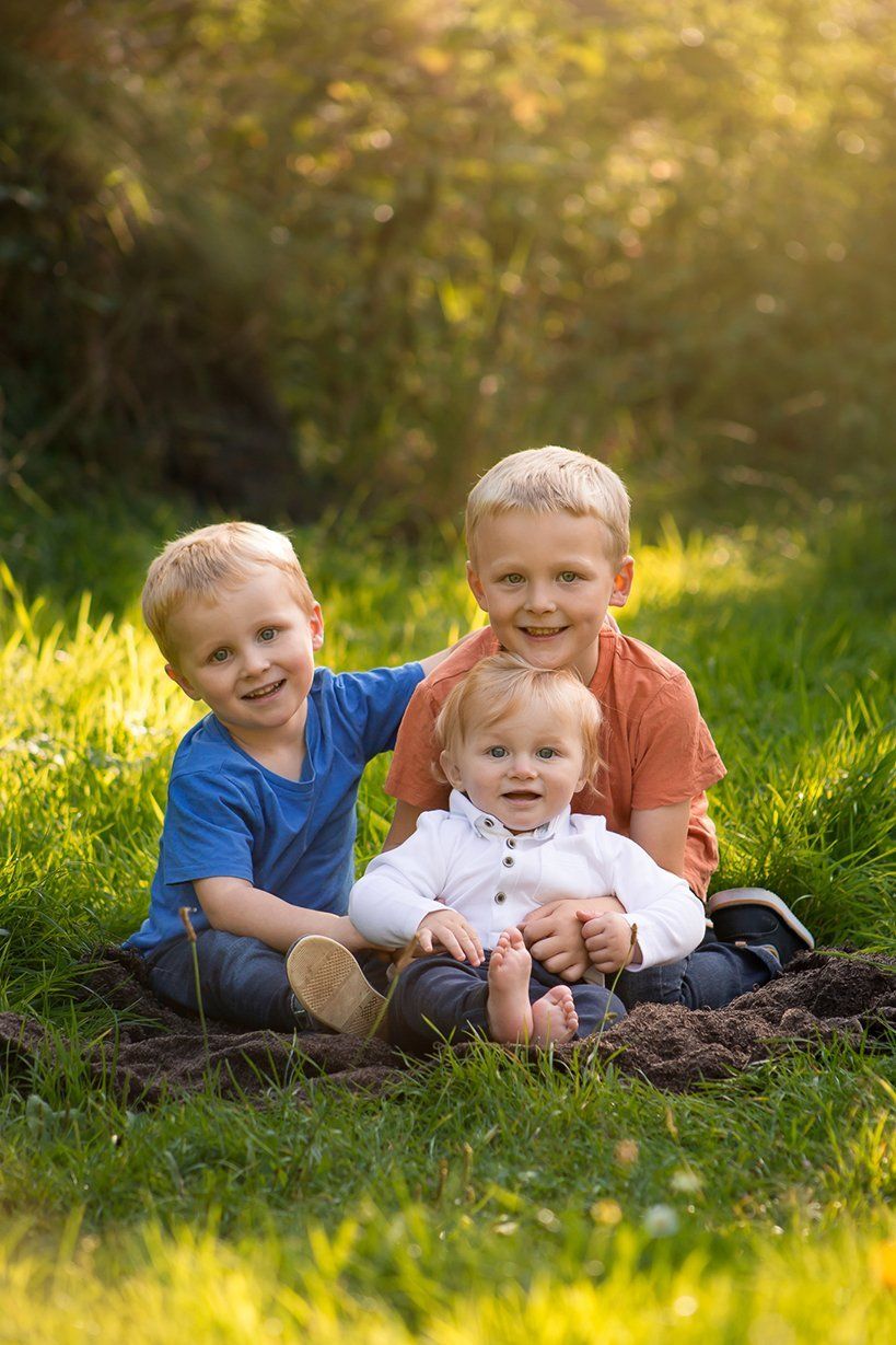 family-photography-child-photographers-lowestoft-outdoor-location-natural-fun