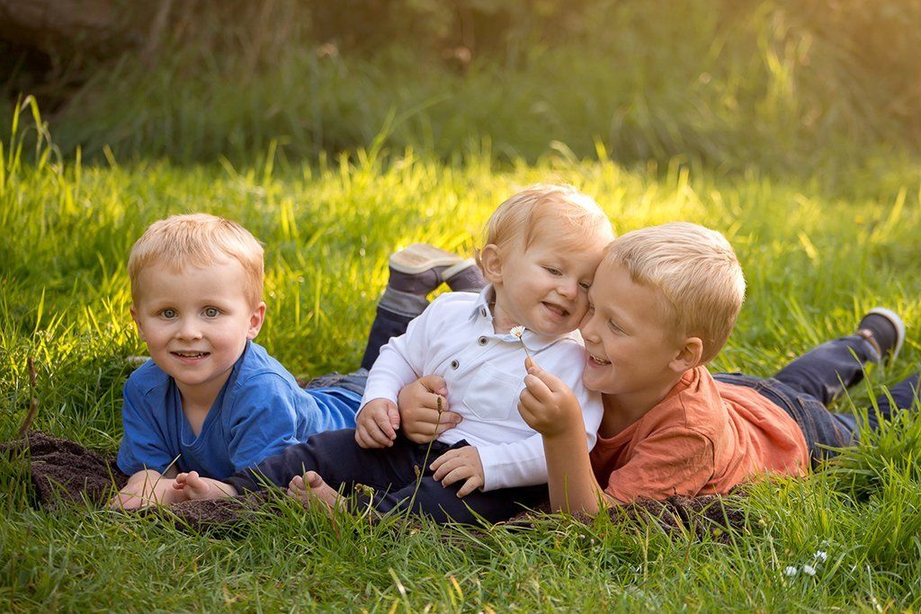 family-photography-child-photographers-lowestoft-outdoor-location-natural-fun