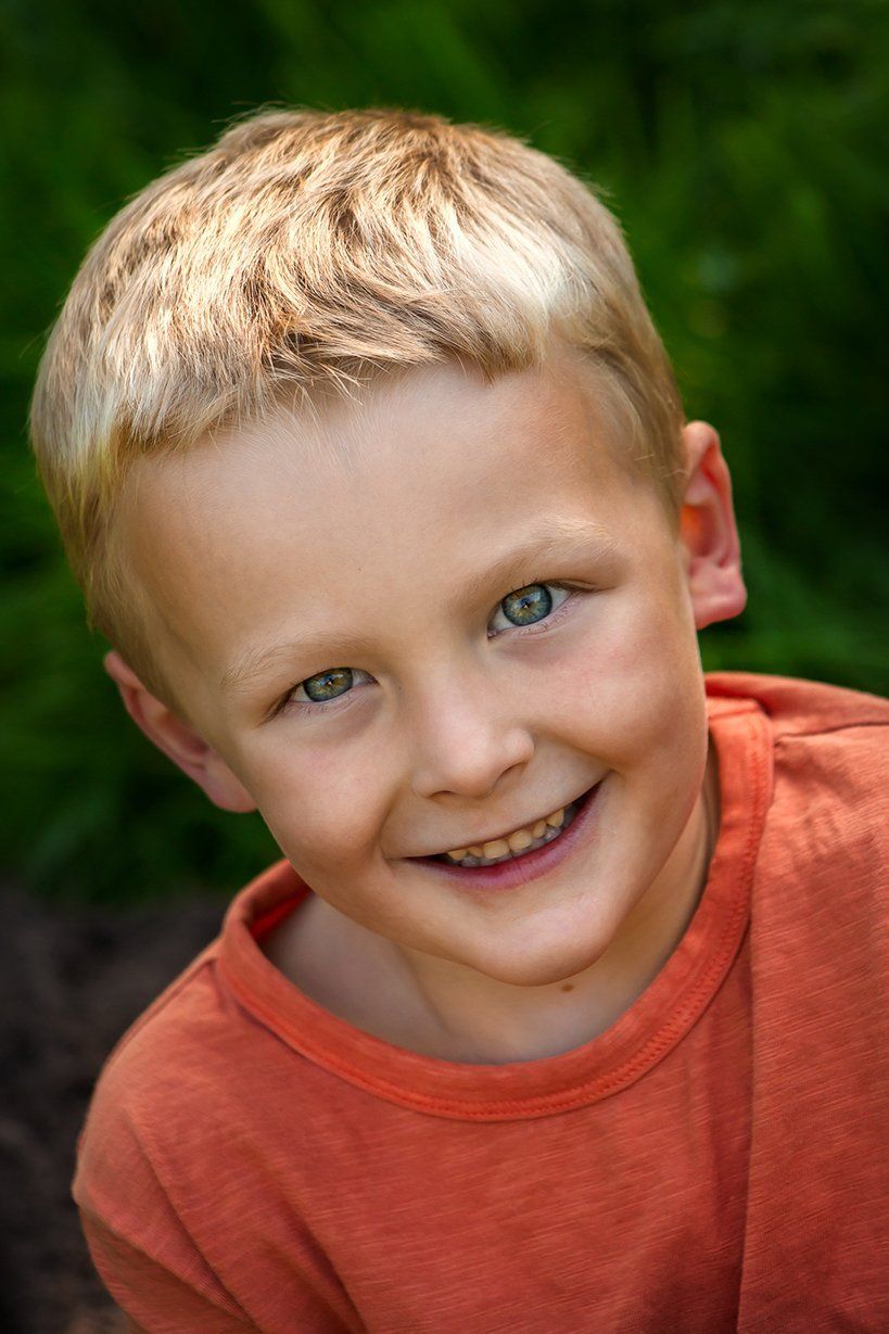 family-photography-child-photographers-lowestoft-outdoor-location-natural-fun