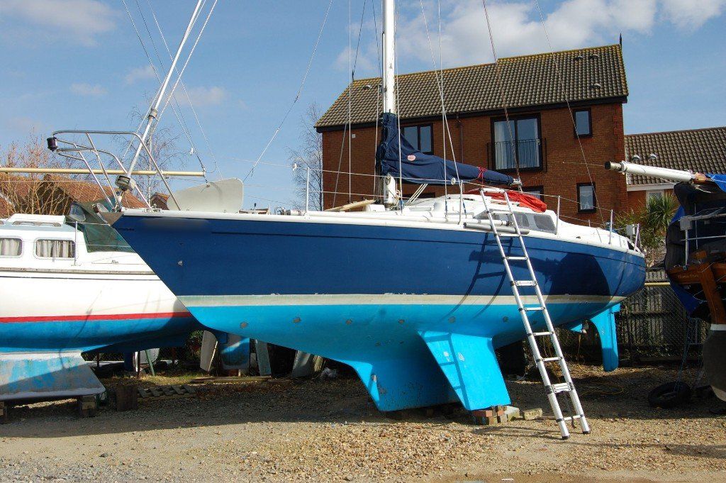 Achilles 9m yacht survey