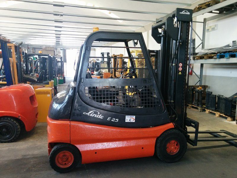 Carrello elevatore usato, marca Linde modello E25