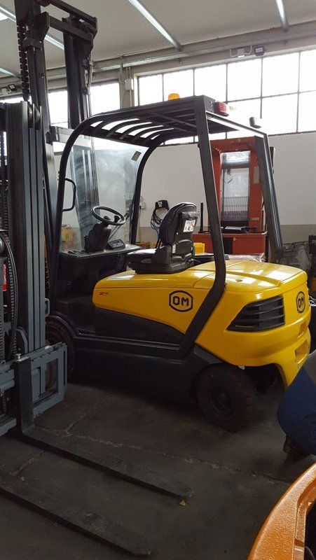 Carrello elevatore usato marca OM