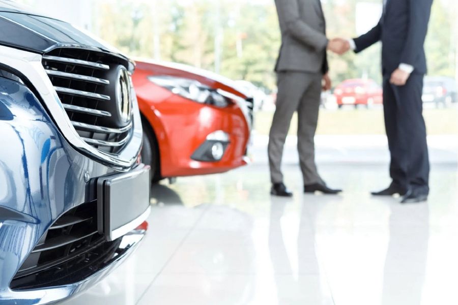 ampio show-room di auto nuove e a km 0