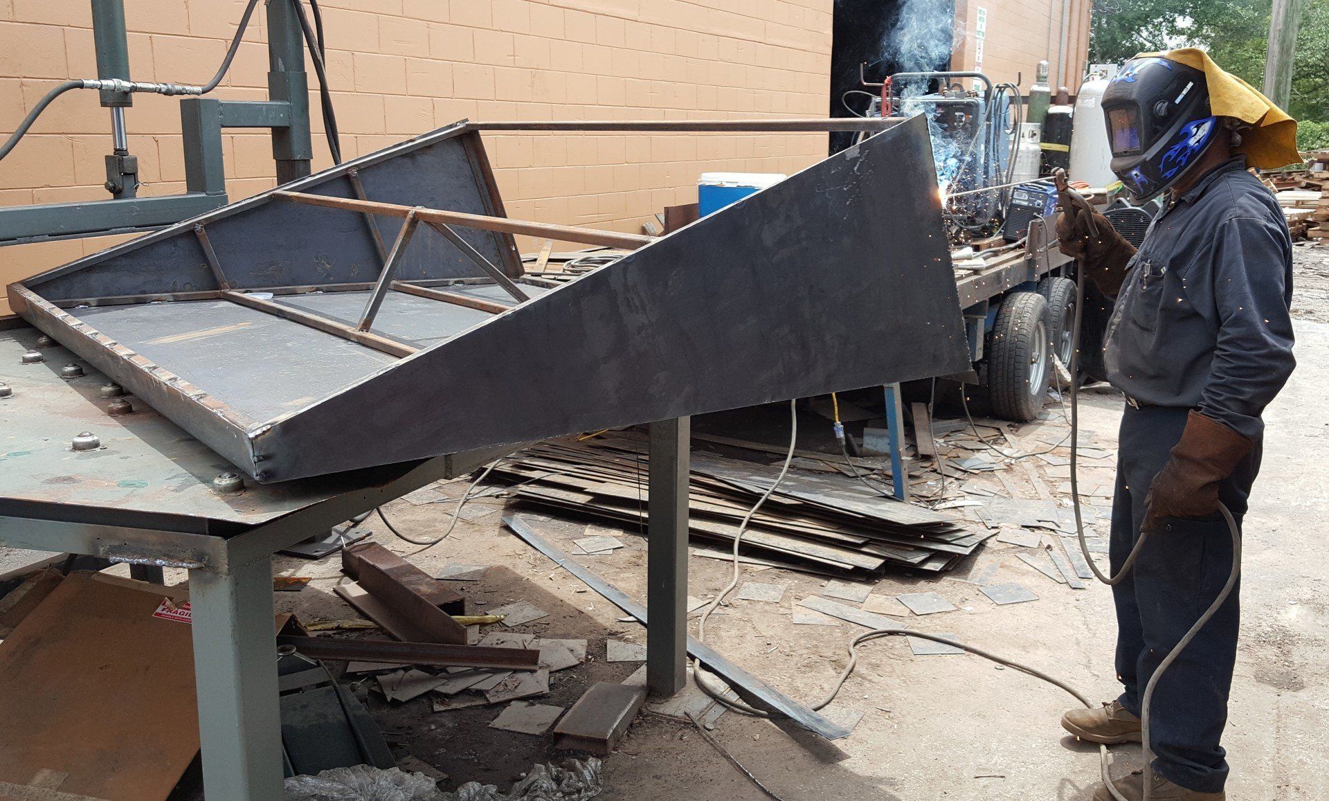Truck lid Repair
