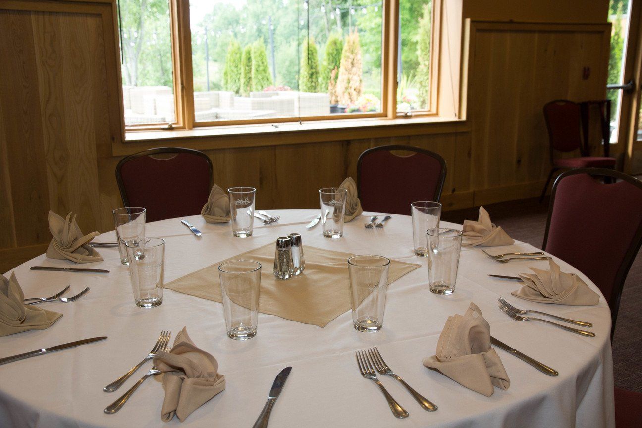 Lakeside Room 6