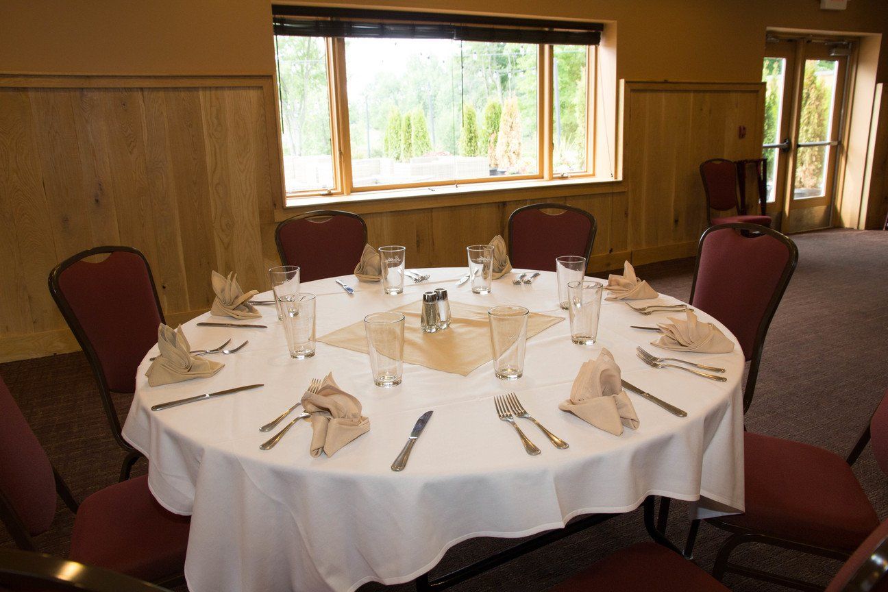 Lakeside Room 7