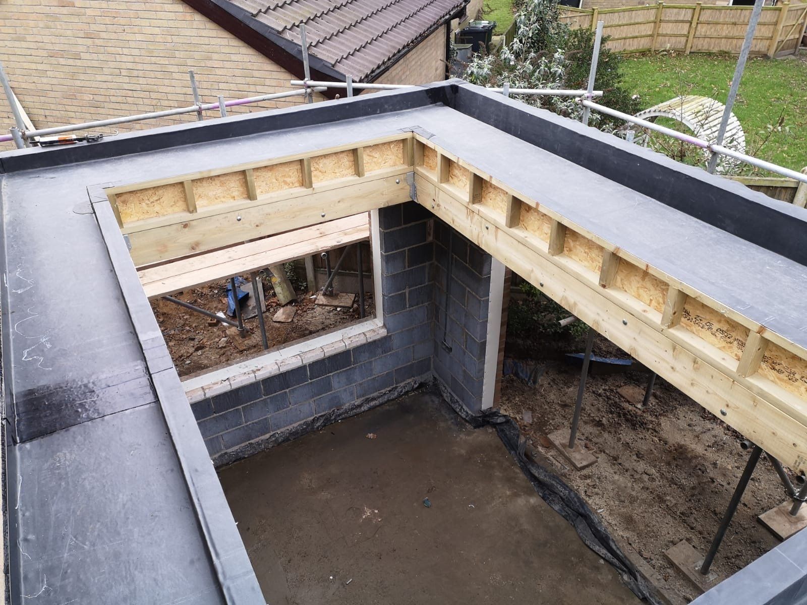 a building under construction with a roof that says ' roof ' on it
