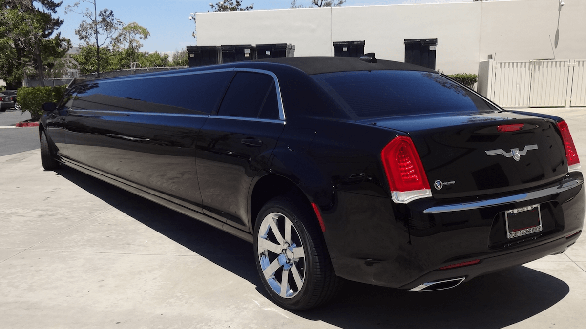 chrysler 300 limo rental service
