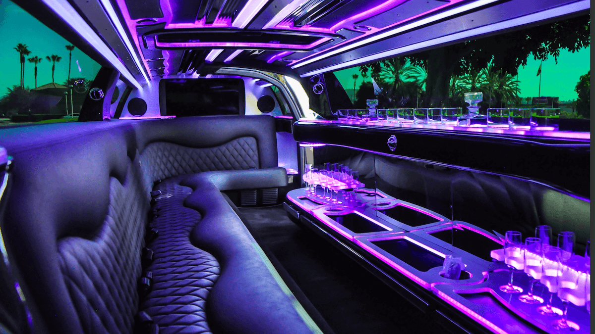 chrysler 300 limo rental