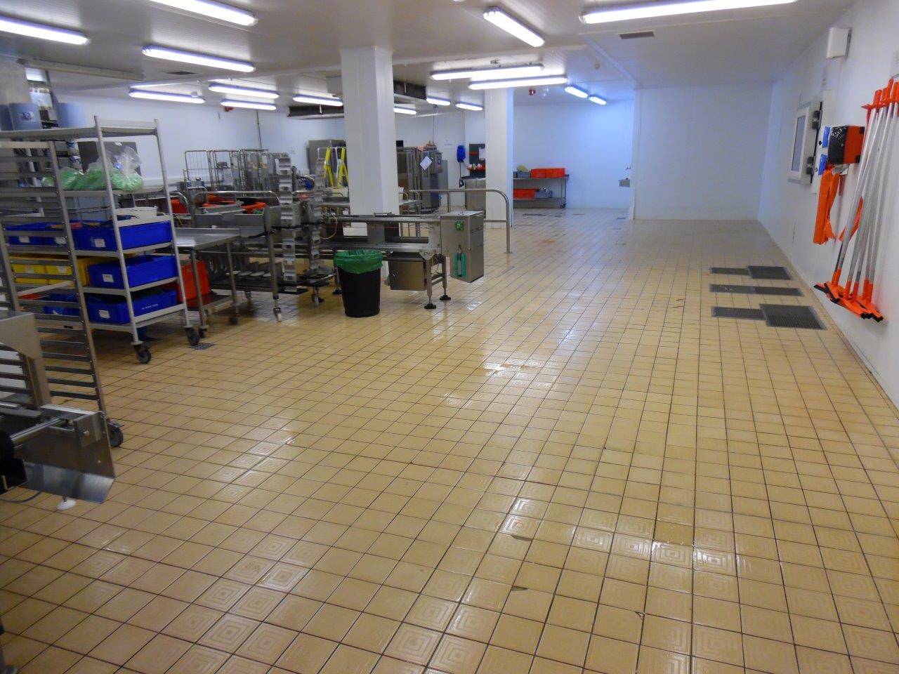 Safe floors even when wet