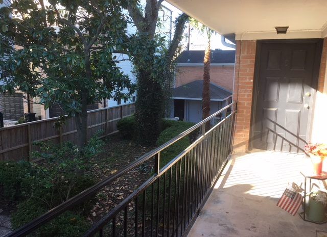 1043 Ashland St.