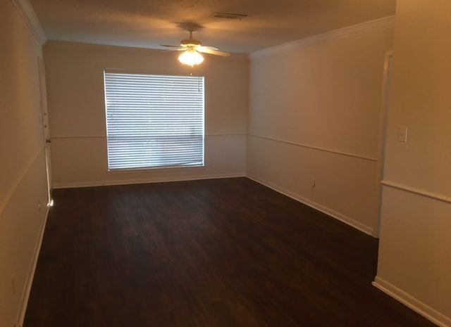 1043 Ashland St.