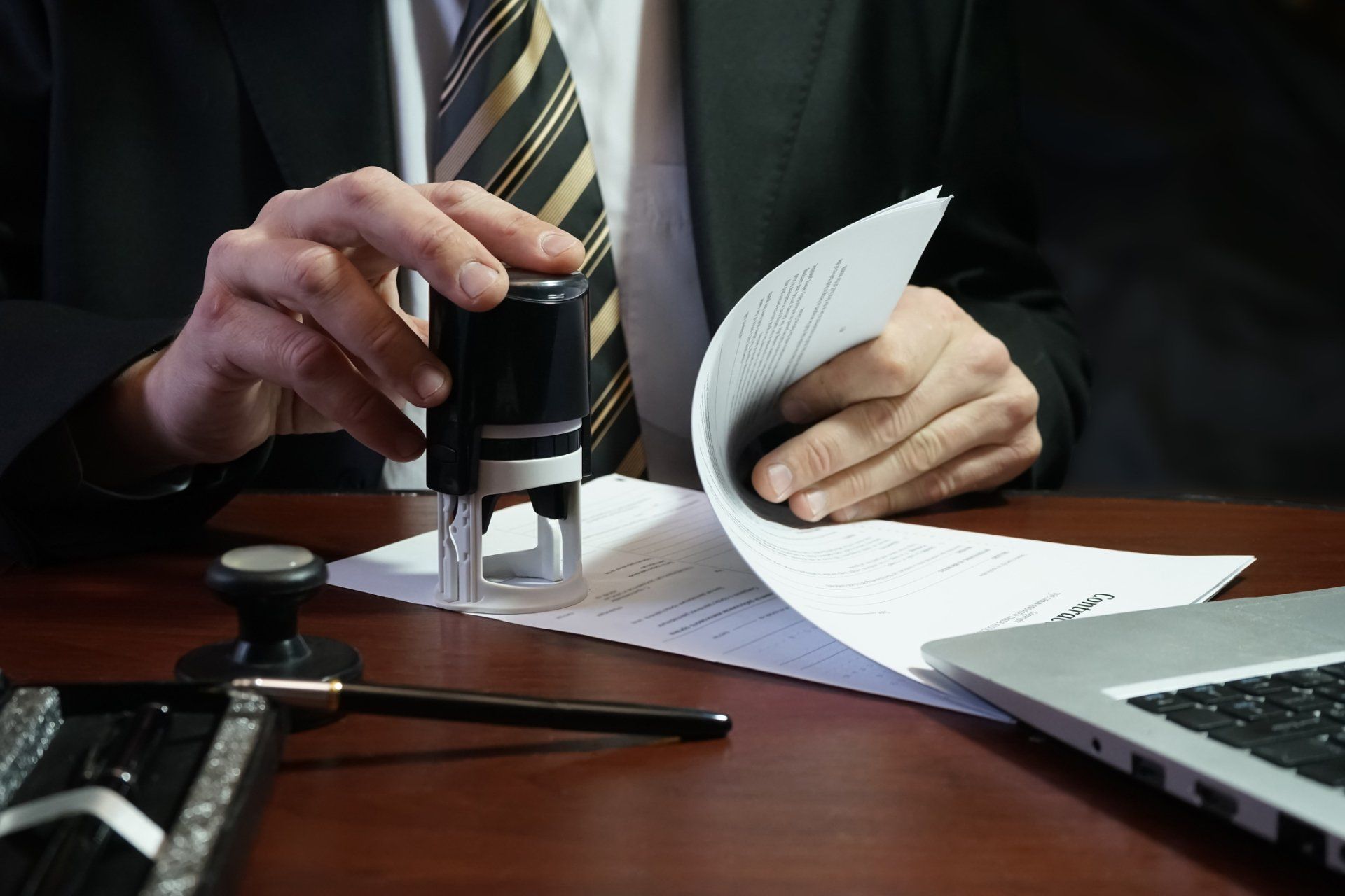 Notary — Stamp on the contract in Bethlehem, PA Notary — Stamp on the contract in Bethlehem, PA
