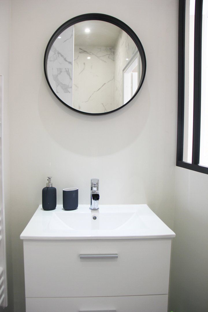 Vasque et mobilier de salle de bain