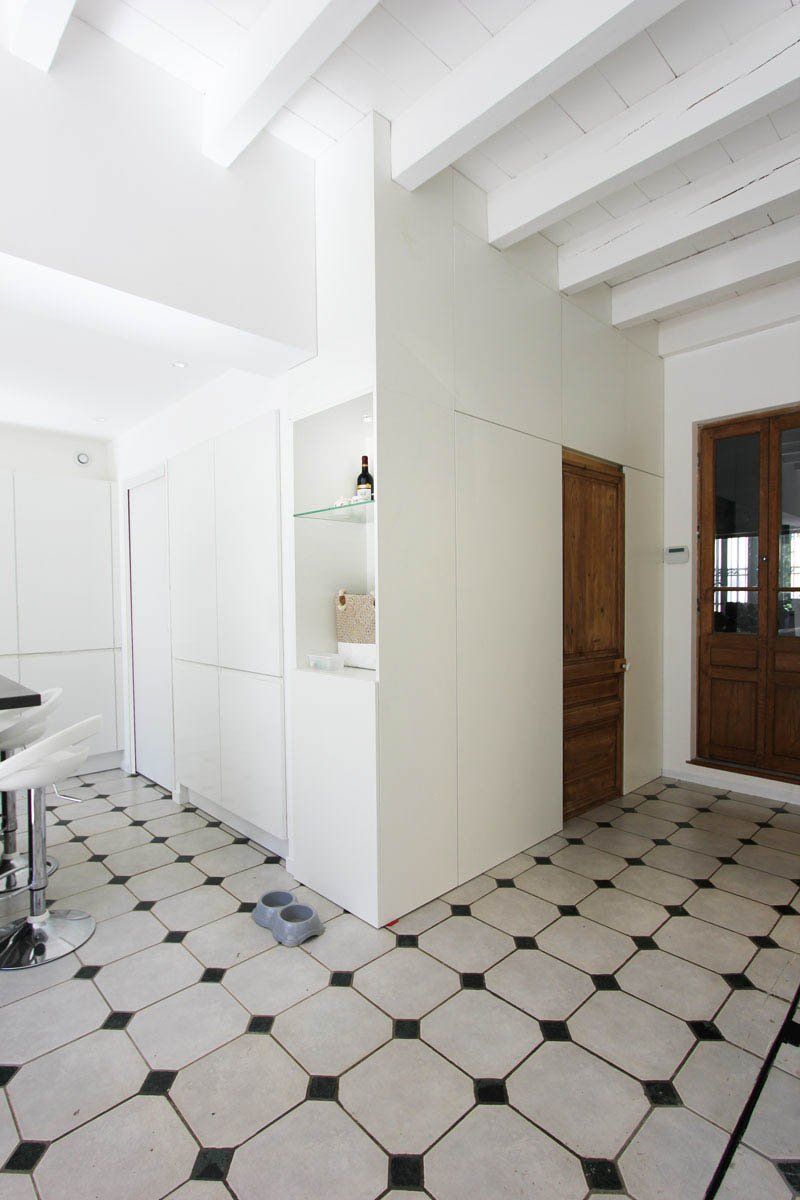 Rangements intégrés dans la cuisine sur mesure