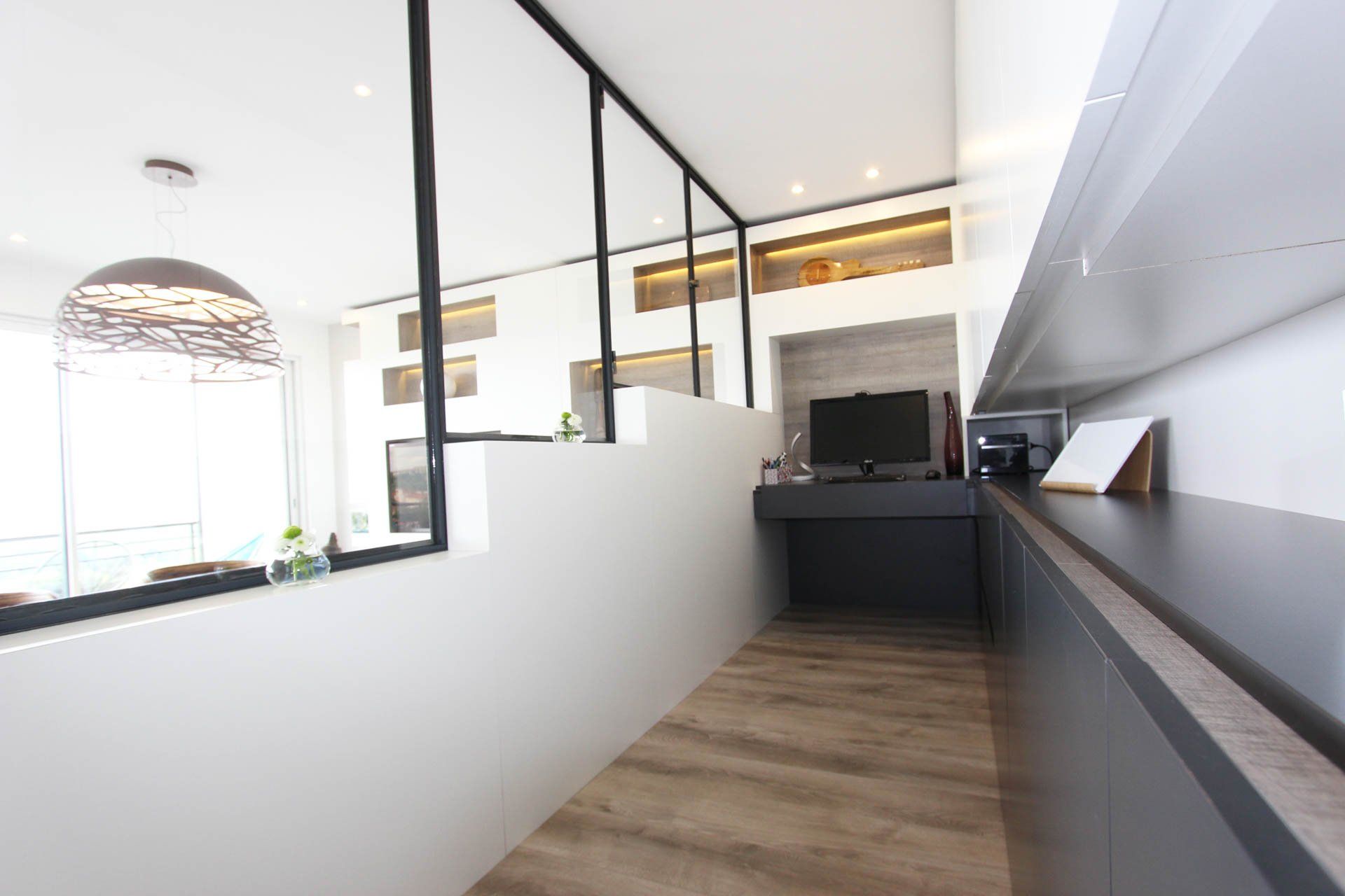 Conception et réalisation d'un bureau sur mesure à Lyon