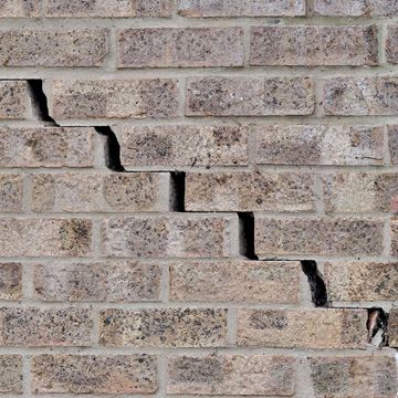 defect report for gaps and breakages on wall