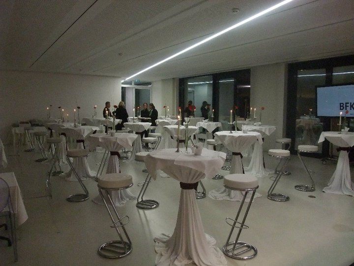 Stehtische im Museum Schauwerk Sindelfingen