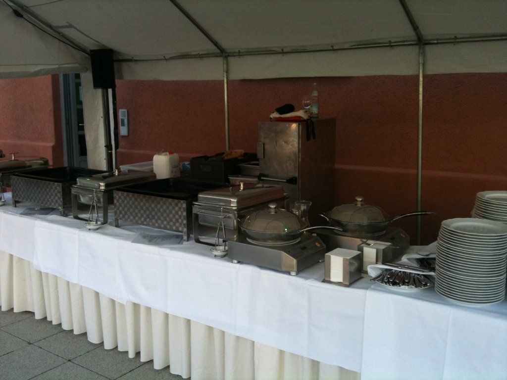Büffet beim Sommerfest von Bassier, Bergmann & Kindler Ludwigsburg GmbH