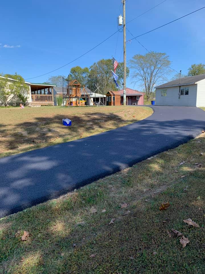 Asphalt Company — Asphalt Road to Houses in Zanesville, OH