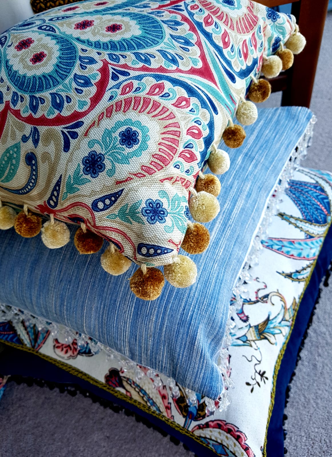 Display cushions in shop window