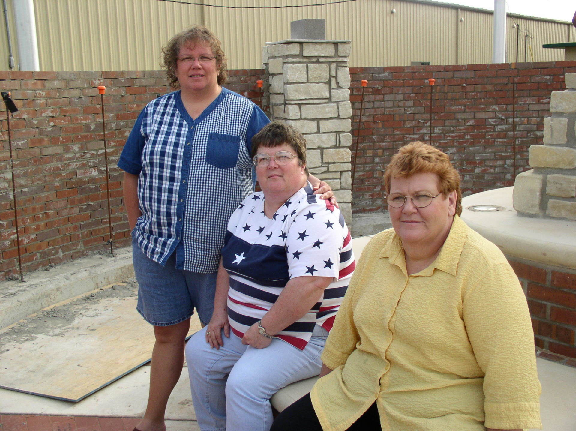 donna with friends