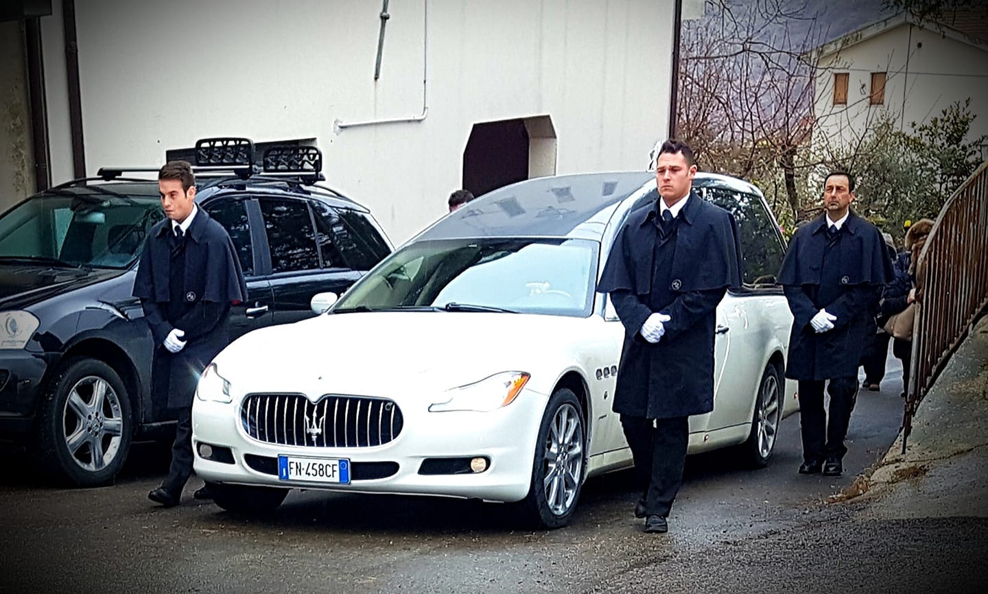 Auto funebre