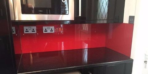 red glass splashback