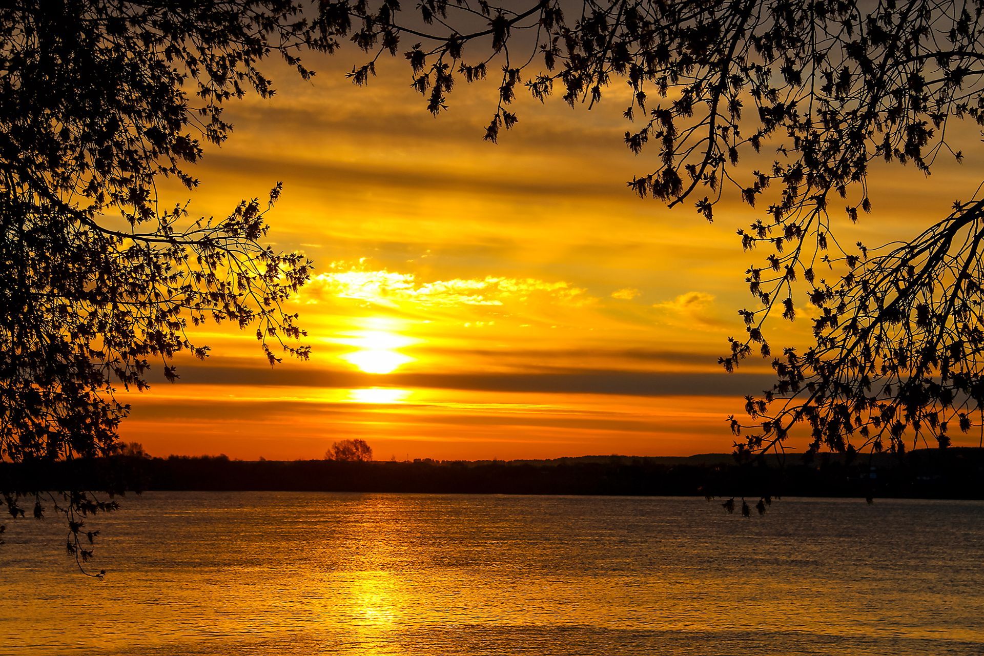 paesaggio al tramonto rappresentativo di servizi funebri