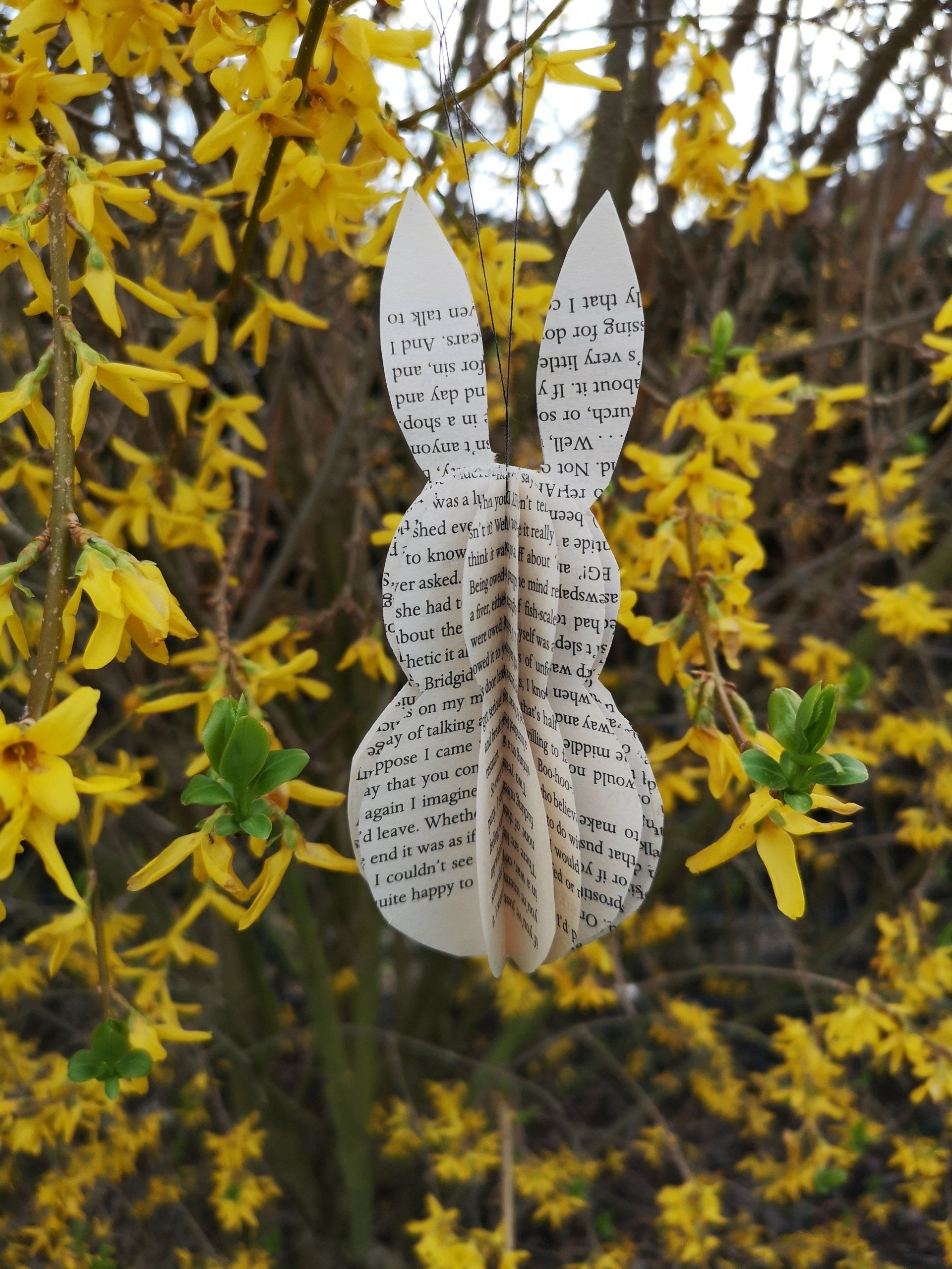 Osterhasen aus Altpapier
