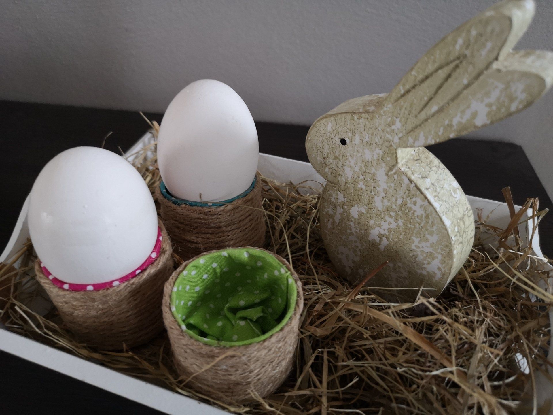 Eierbecher aus Papprollen