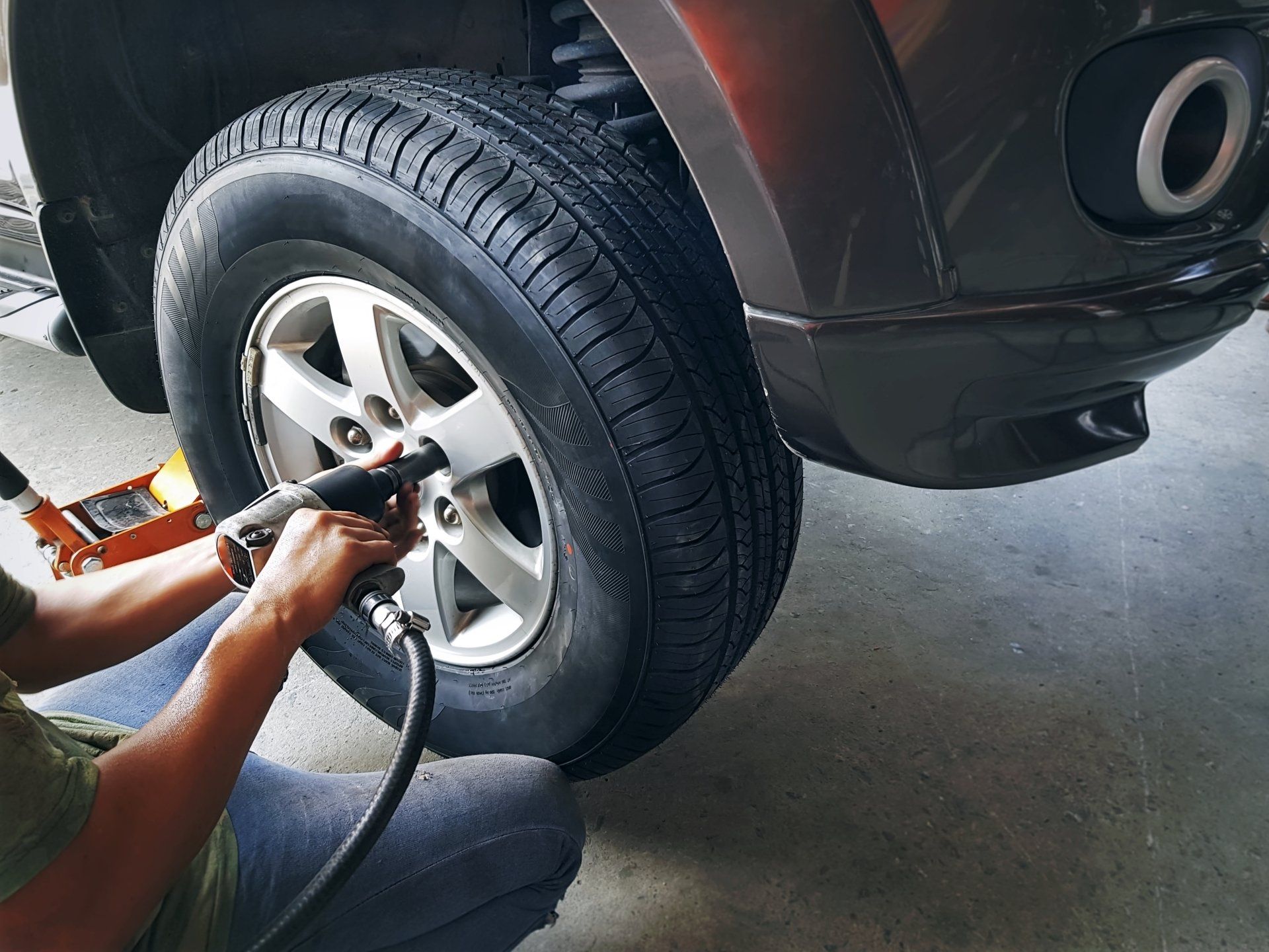 KB Tire & Auto provides tire changes, rotations and alignments in Moberly, Mo.
