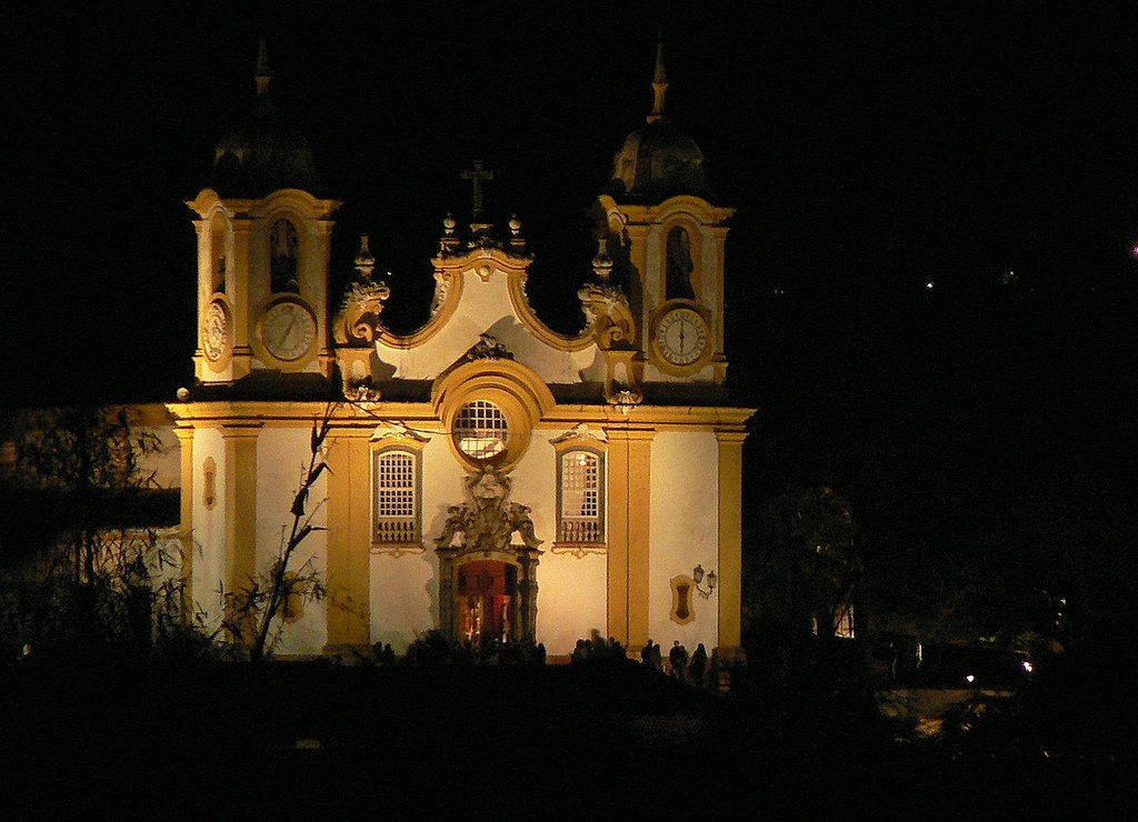 Vista noturna Matriz Tiradentes