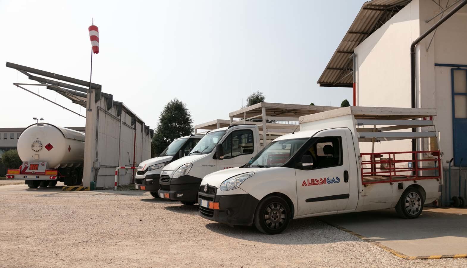 Camion di servizio bianchi Alessi gas