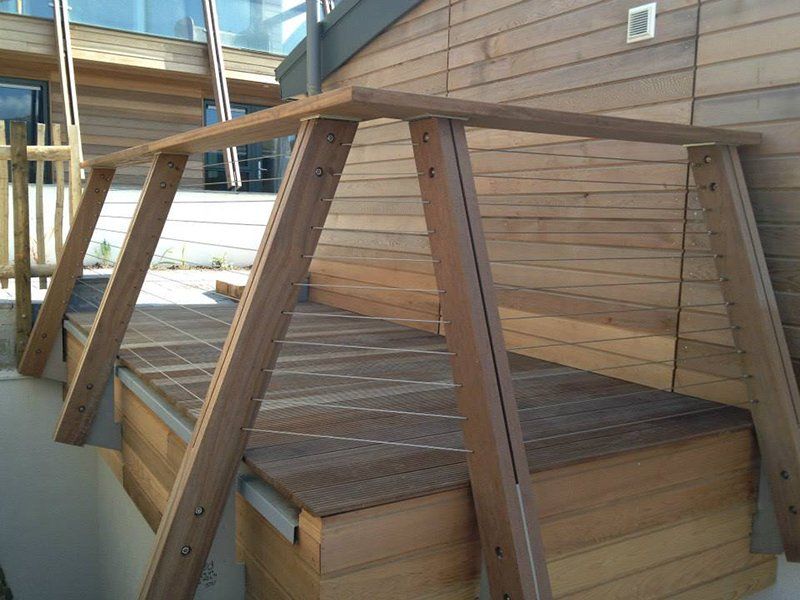 wooden railing for decking