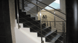 scala con passamano su misura