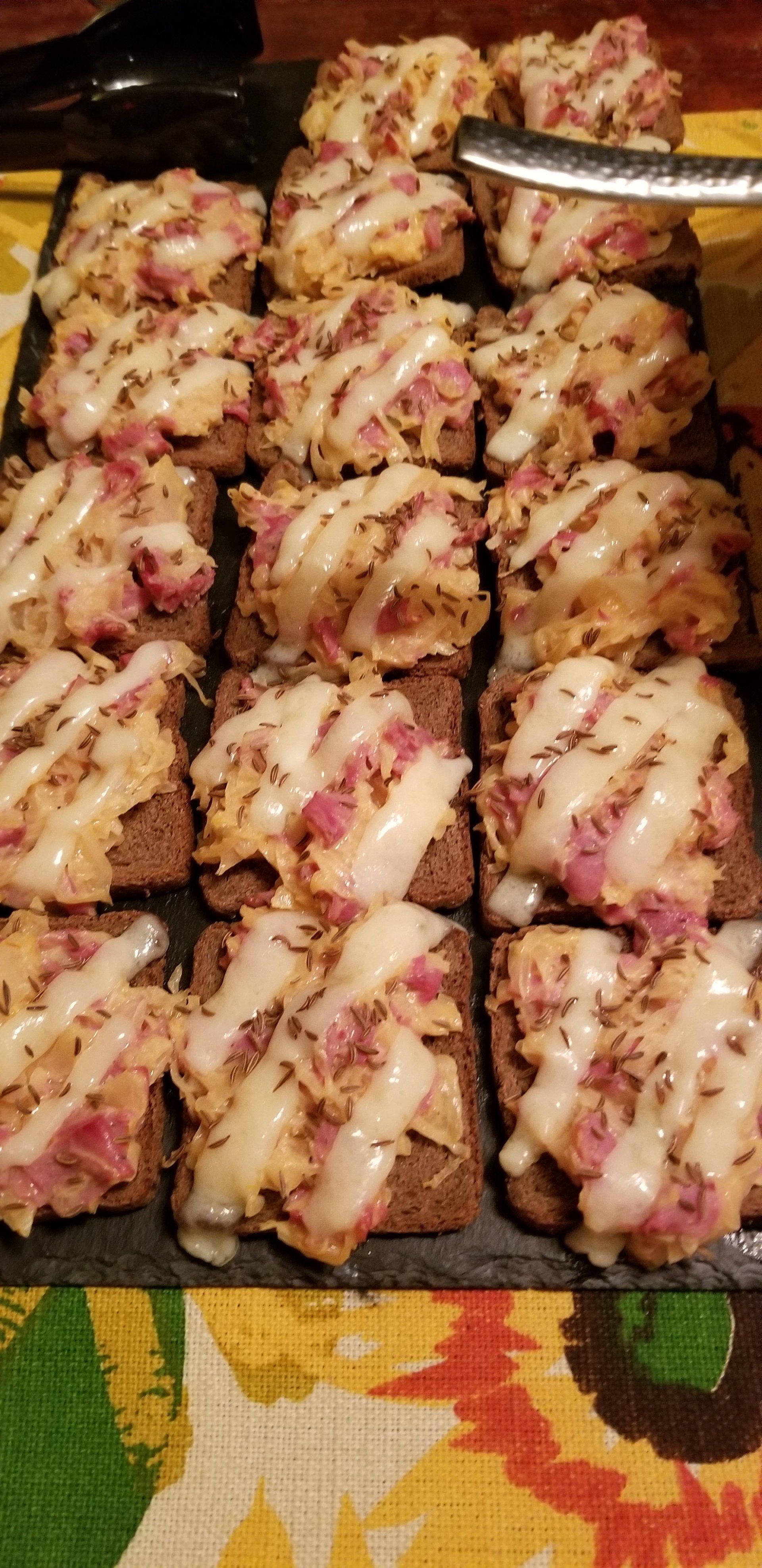 Baby reuben sandwich appetizers