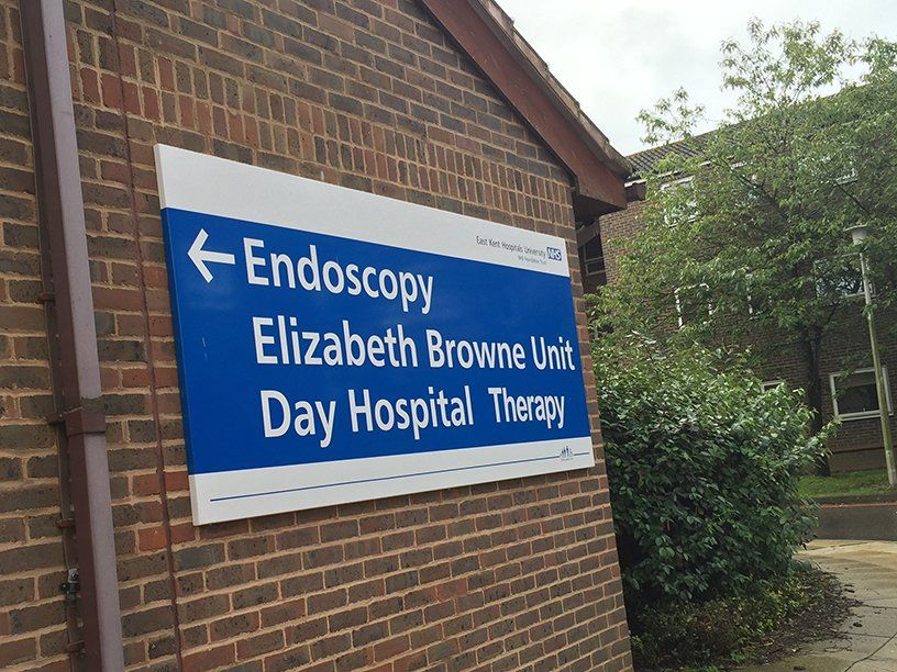 sign tray 2