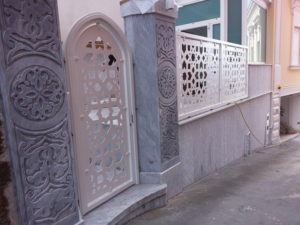 Porta d'ingresso in pietra
